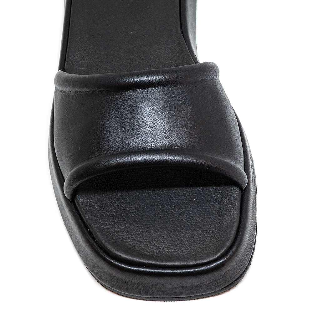 Bigshoes GA0304-01 Leather Mule Black Bigshoes GA0304-01 Leather Mule Black