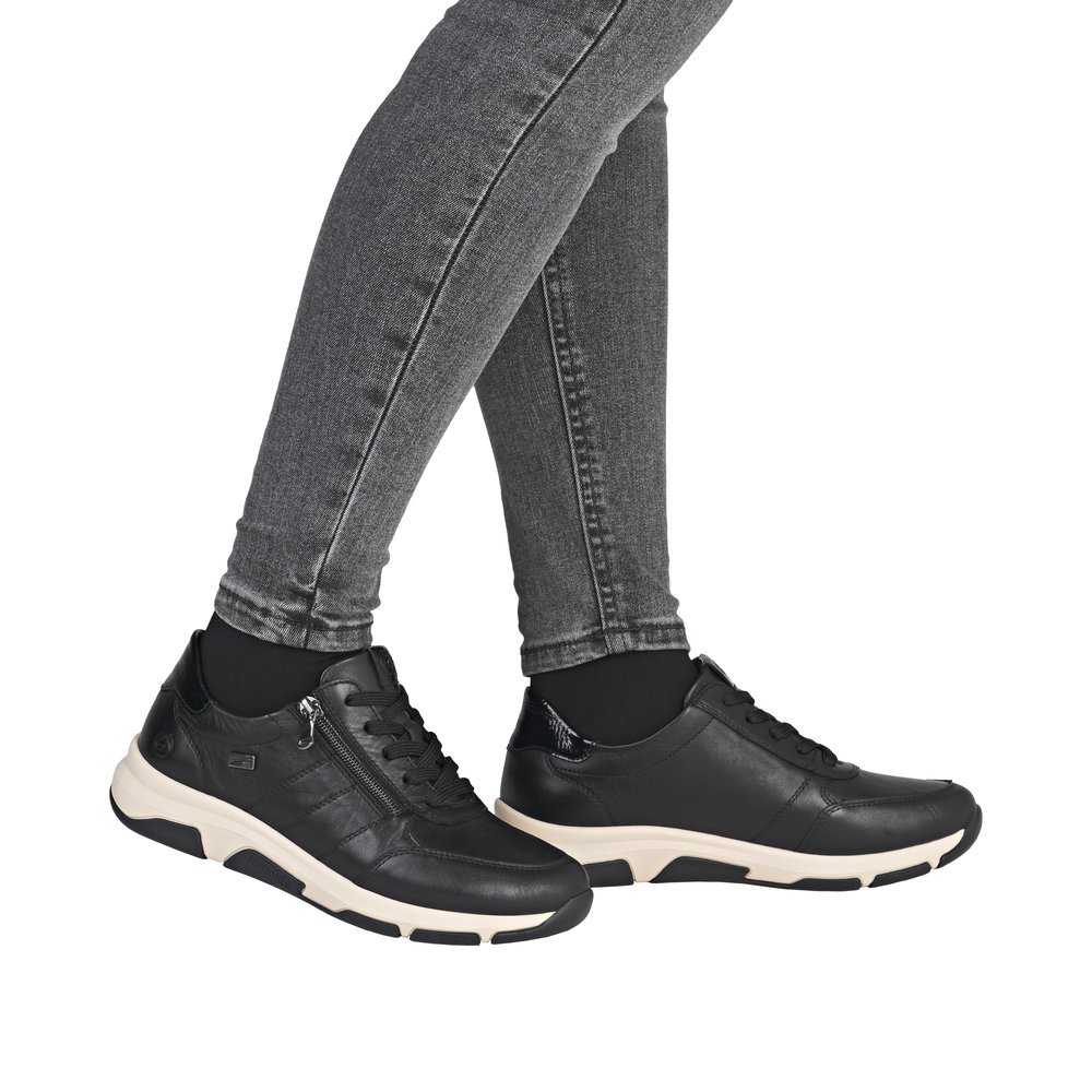Remonte D1S06-00 Anatomical Leather Sneaker Black